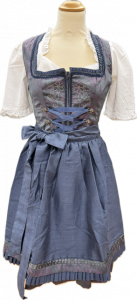 Dirndl_blau-gestickte-Blumen_50cm_blaue_Schuerze_weisse_Bluse