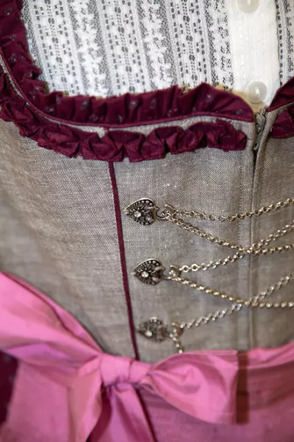 Kollektion_2019_Dirndl_traditionell_neu_02