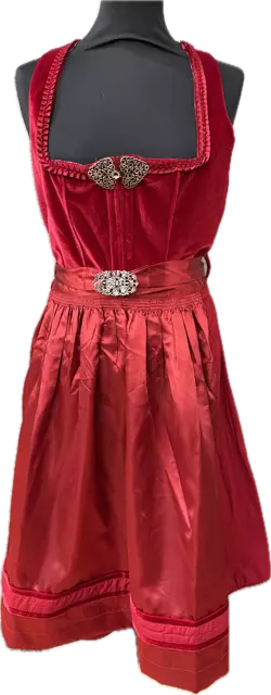 Neue Dirndl 2025